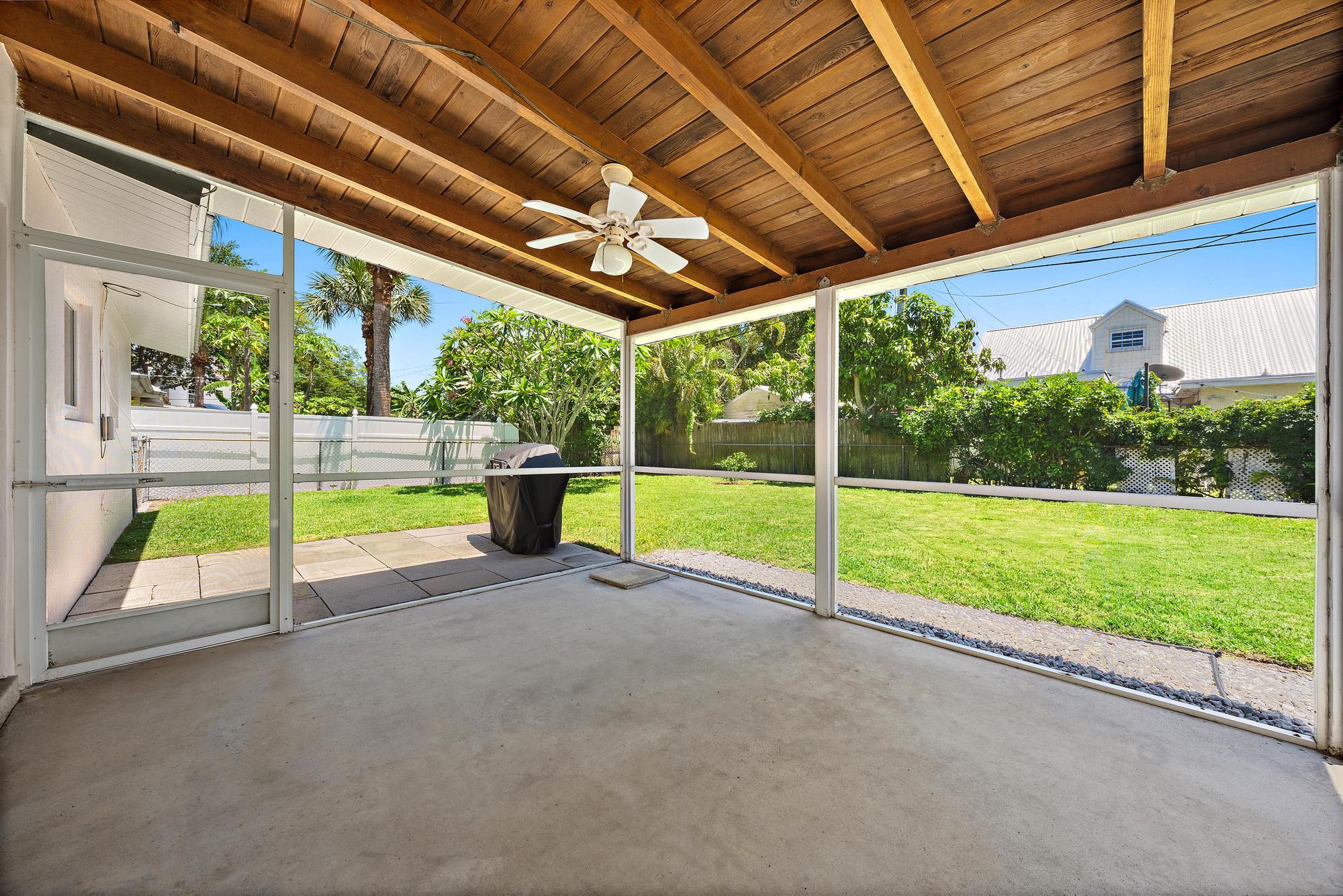 PALM BEACH GARDENS ESTATES - Residential Lease