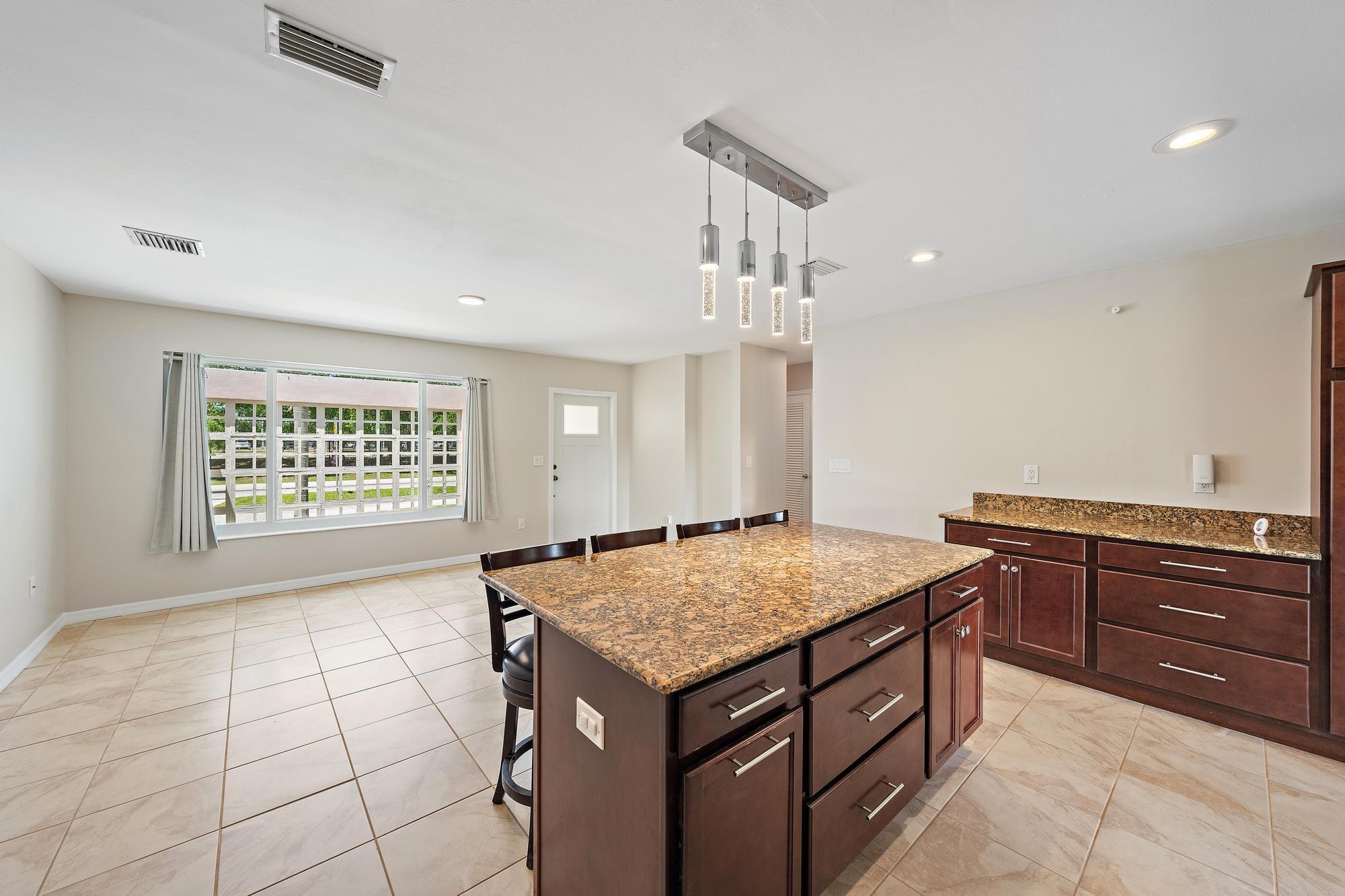 PALM BEACH GARDENS ESTATES - Residential Lease