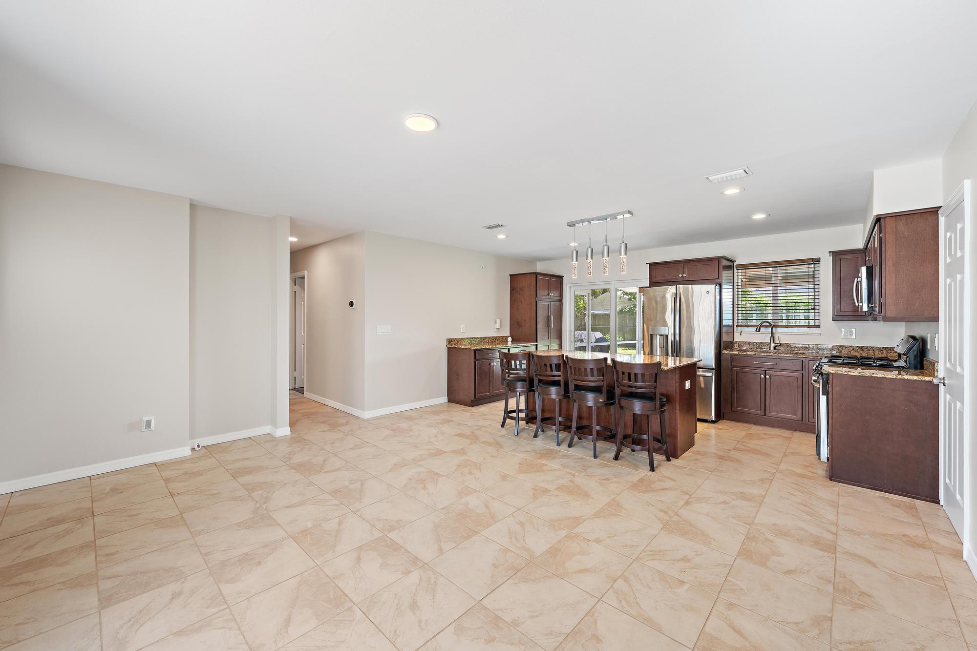 PALM BEACH GARDENS ESTATES - Residential Lease