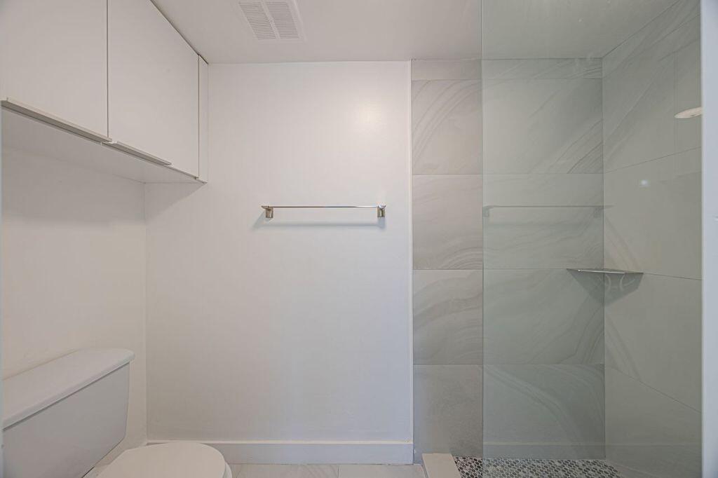 HAMPTON GARDENS - Residential