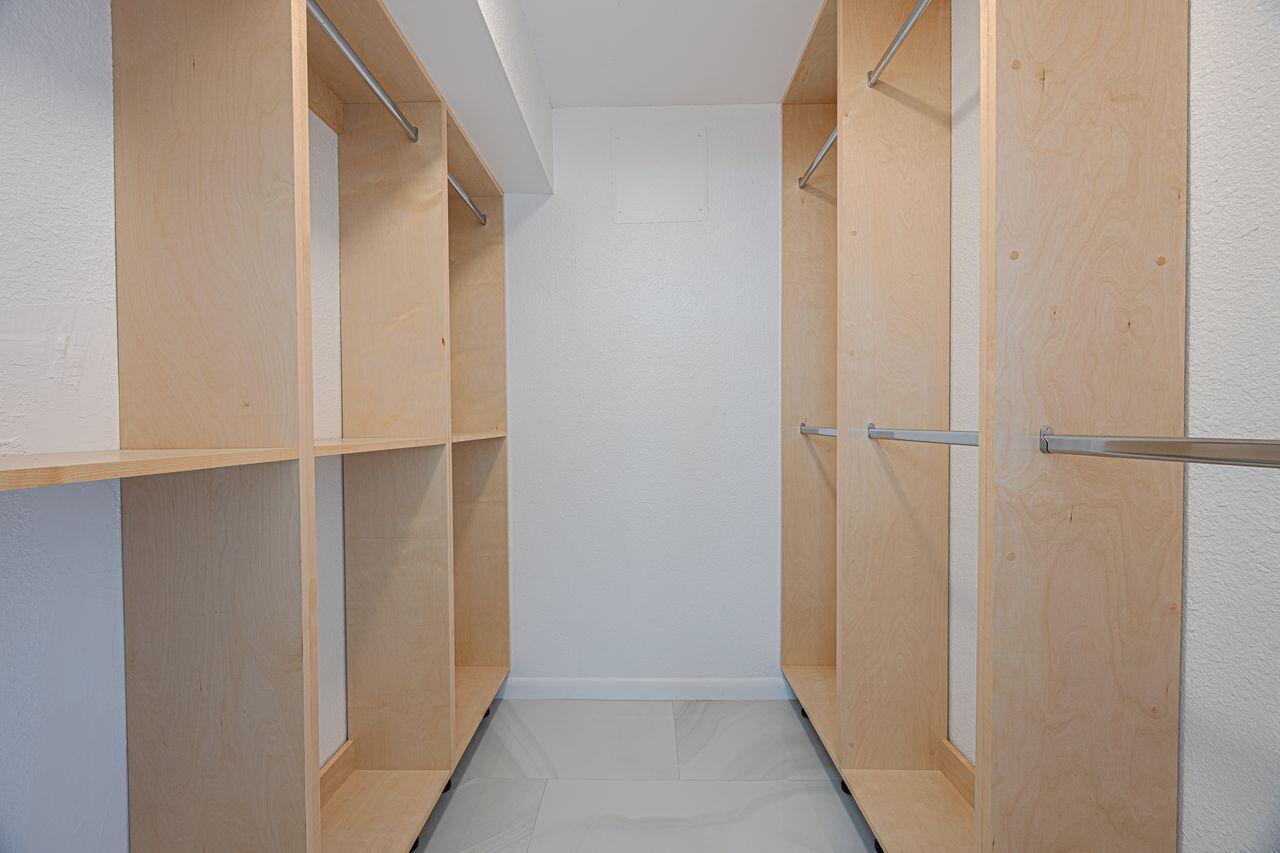 HAMPTON GARDENS - Residential