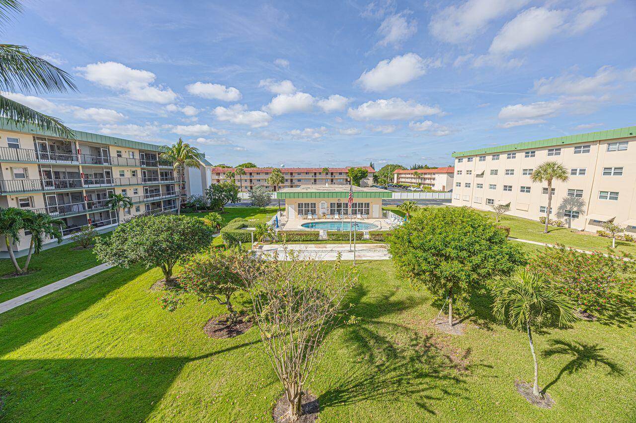 HAMPTON GARDENS - Residential