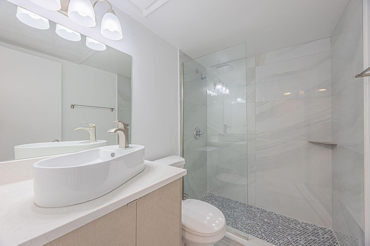 HAMPTON GARDENS - Residential