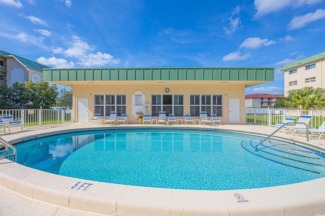 HAMPTON GARDENS - Residential