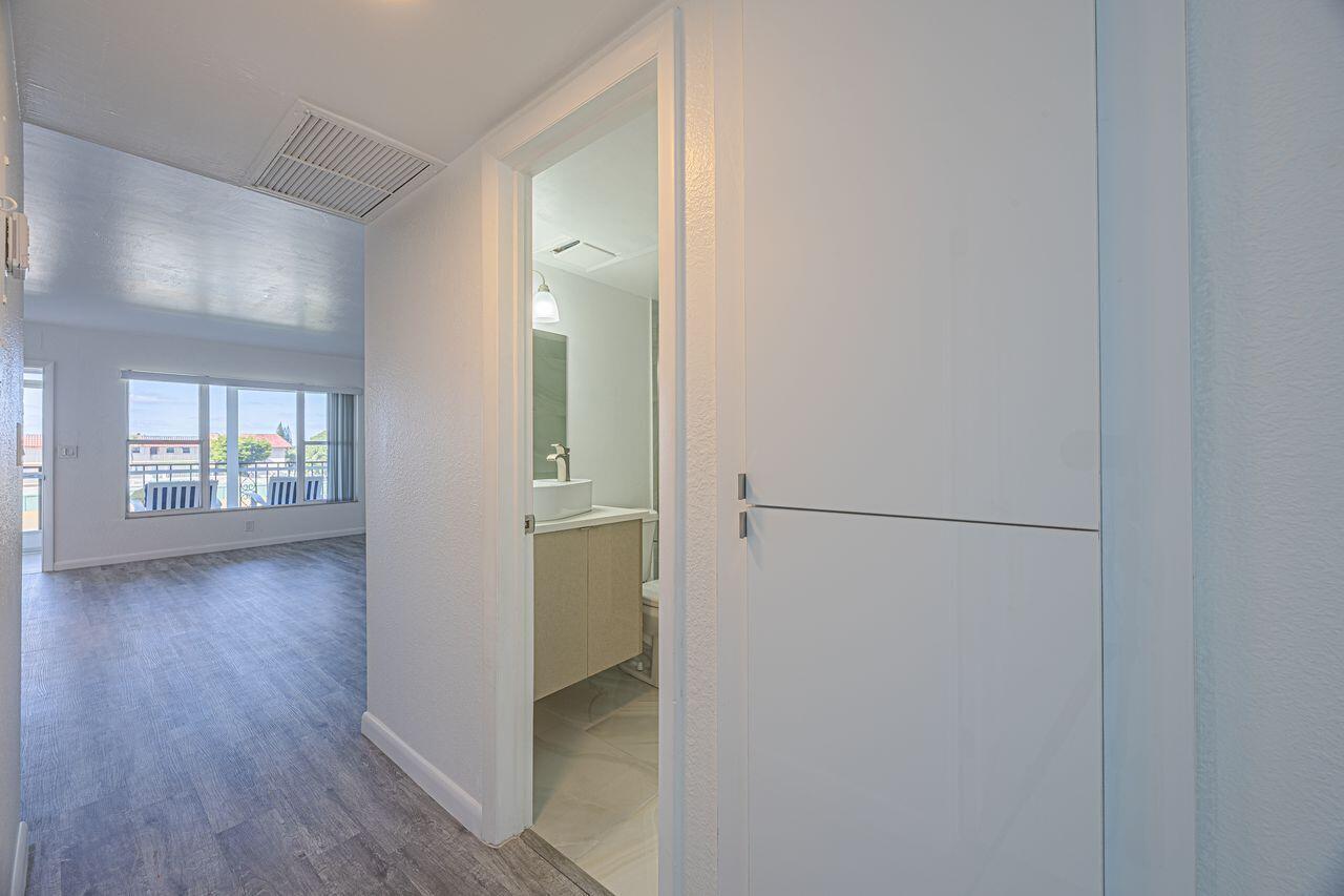 HAMPTON GARDENS - Residential