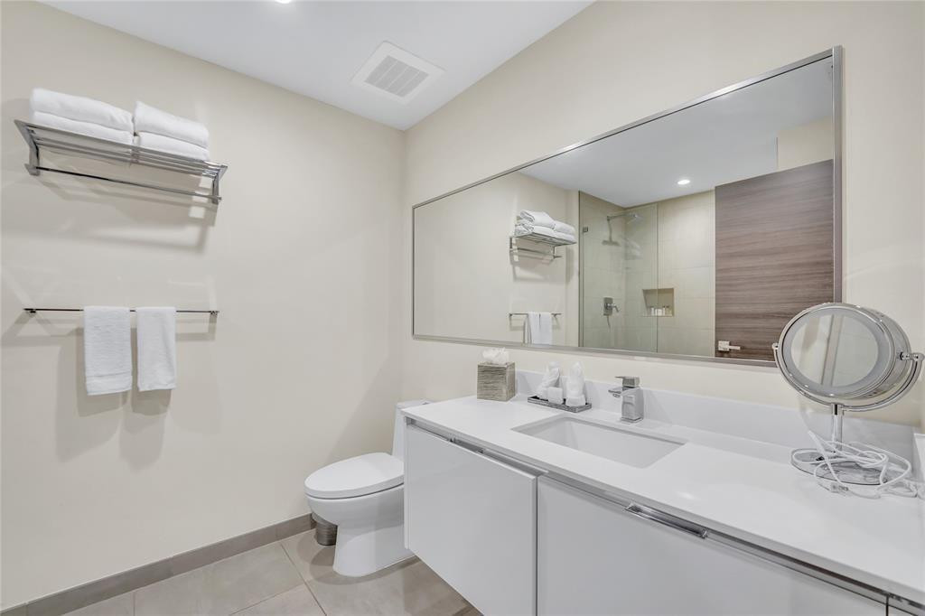777 N Ocean Drive S304