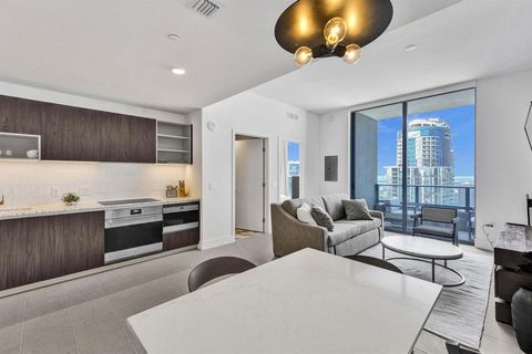 159 NE 6th Street 4813 Miami FL 33132