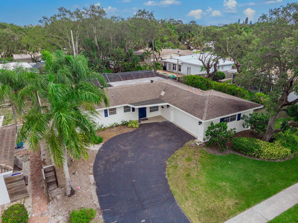 Photo of 276 SW 7th Avenue, Boca Raton, FL 33486 (MLS # B26019724)