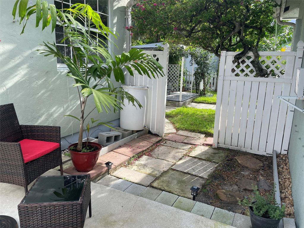 Photo of 826 Hansen Street, West Palm Beach, FL 33405 (MLS # F10524177)