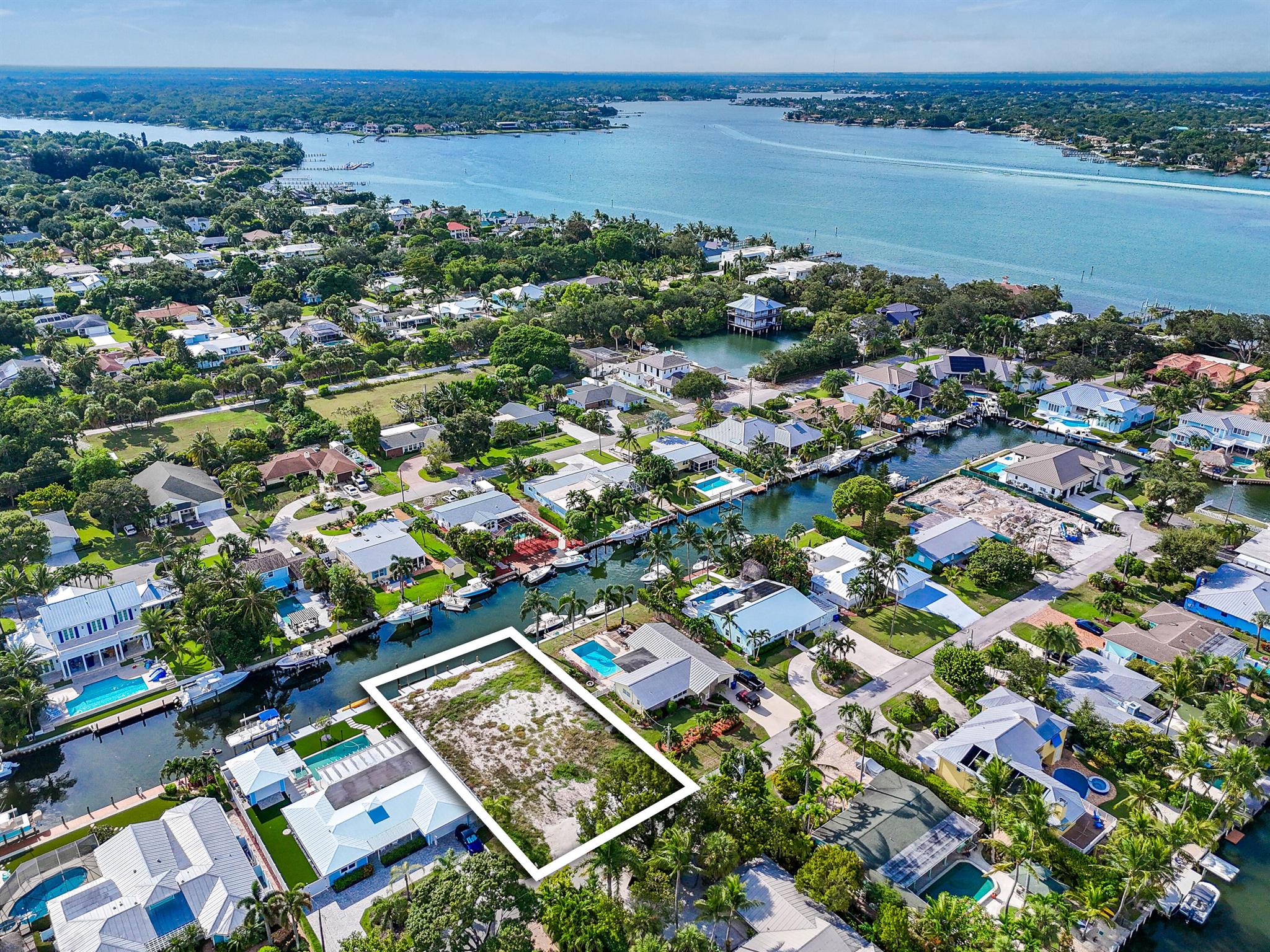916 N Loxahatchee Drive