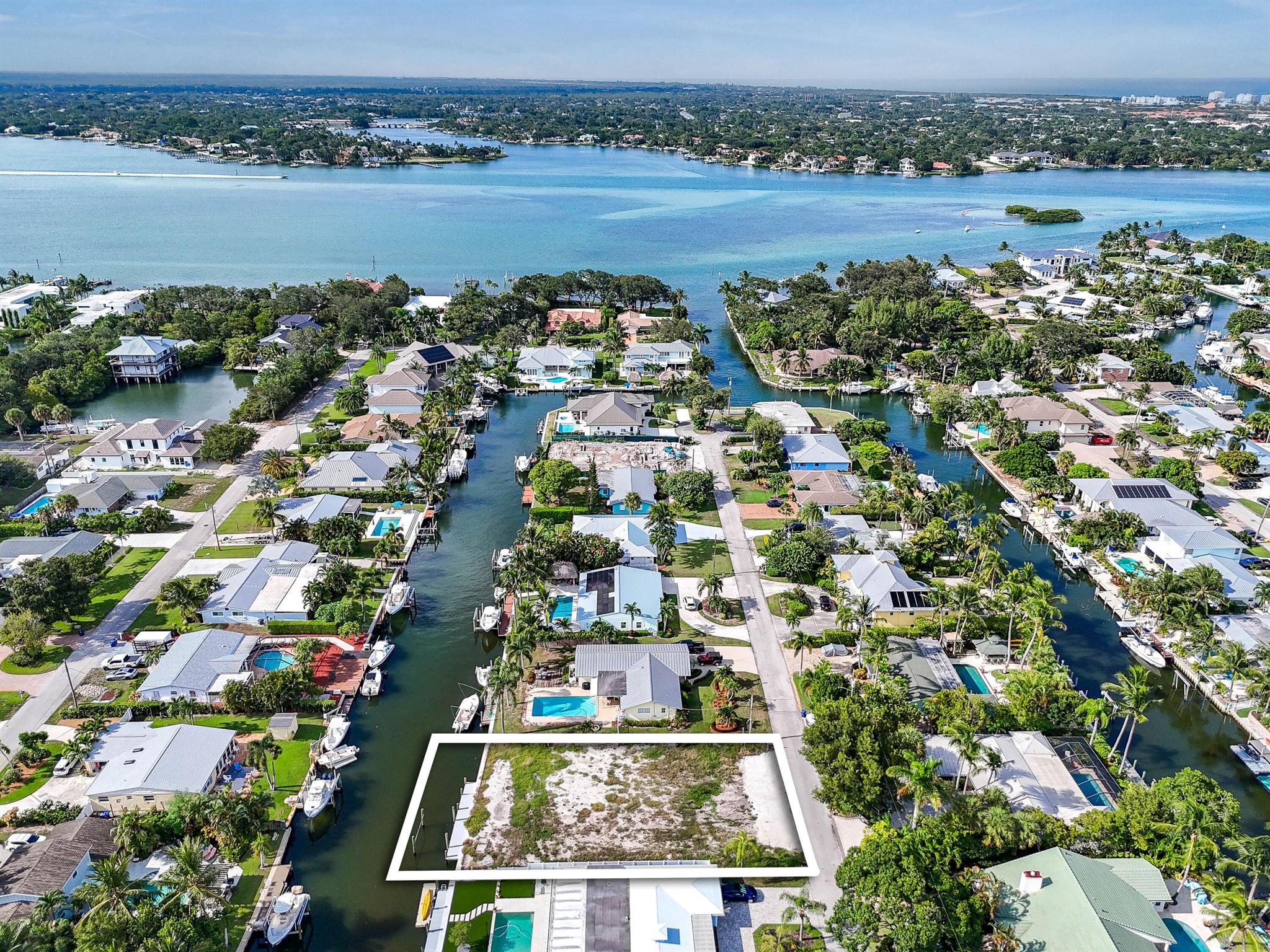 916 N Loxahatchee Drive