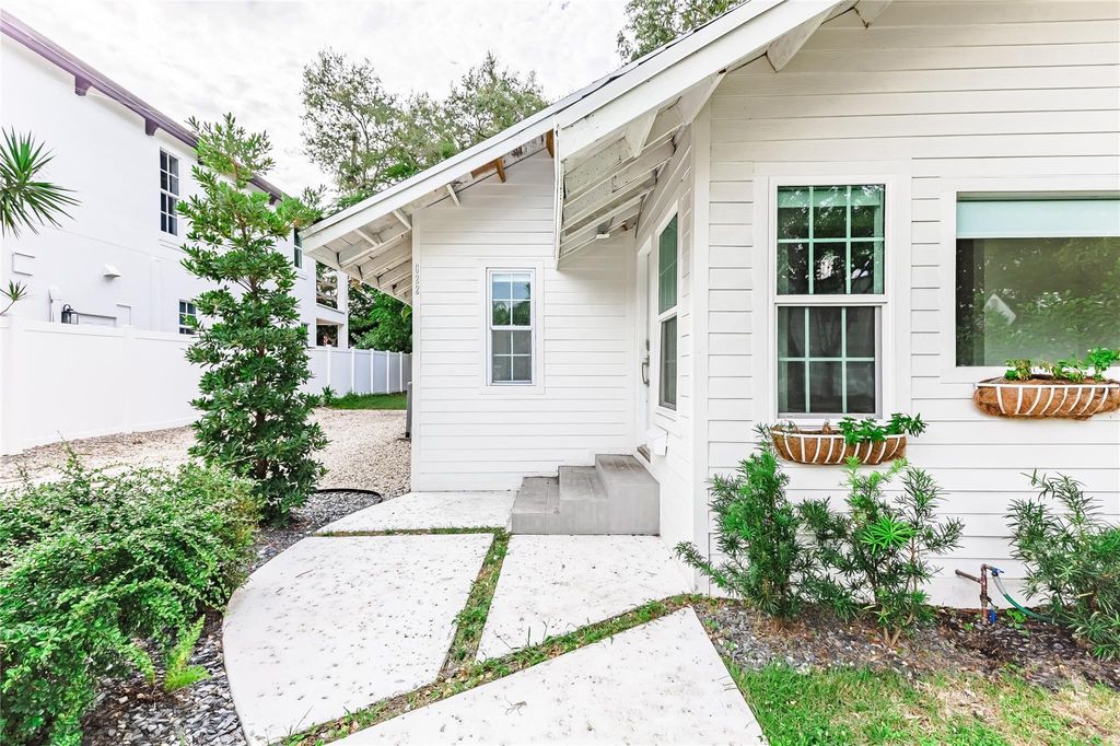 Photo of 622 SE 6th Court, Fort Lauderdale, FL 33301 (MLS # F10531829)