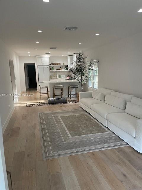 View photos, virtual tours, details... 622 SE 6th Ct