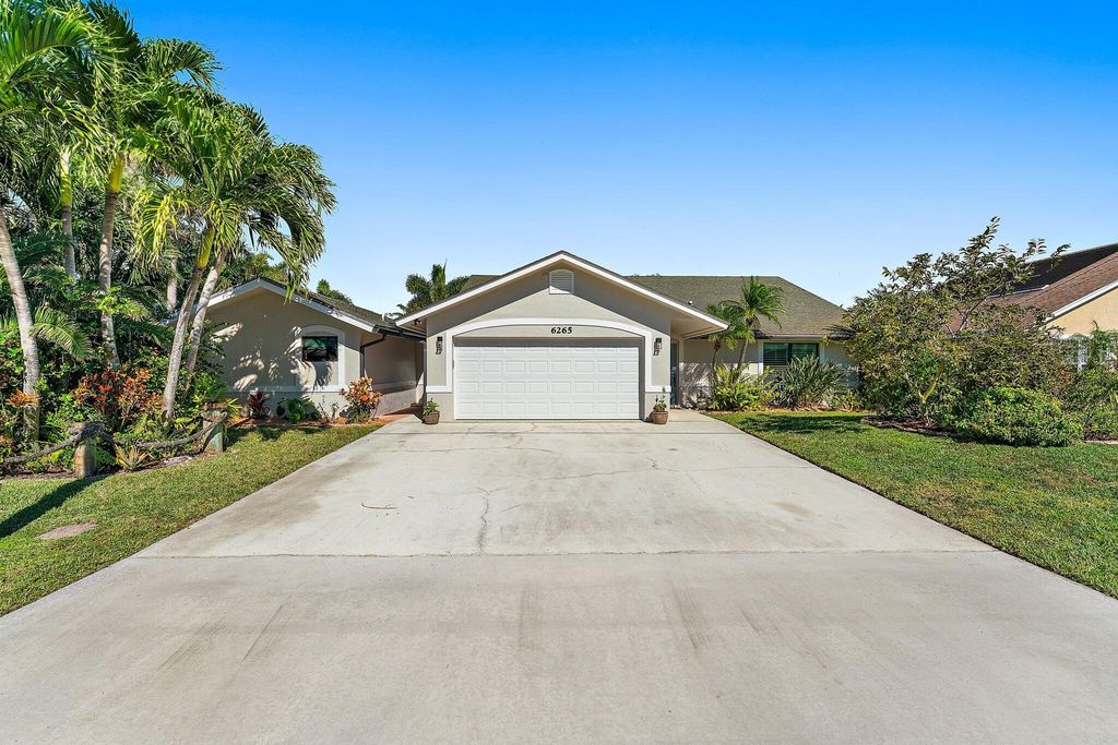 Photo of 6265 Mullin Street, Jupiter, FL 33458 (MLS # R10957583)