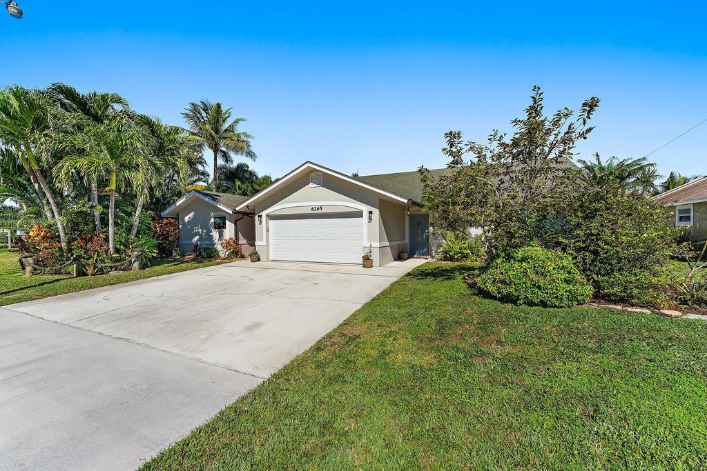 Photo of 6265 Mullin Street, Jupiter, FL 33458 (MLS # R10957583)