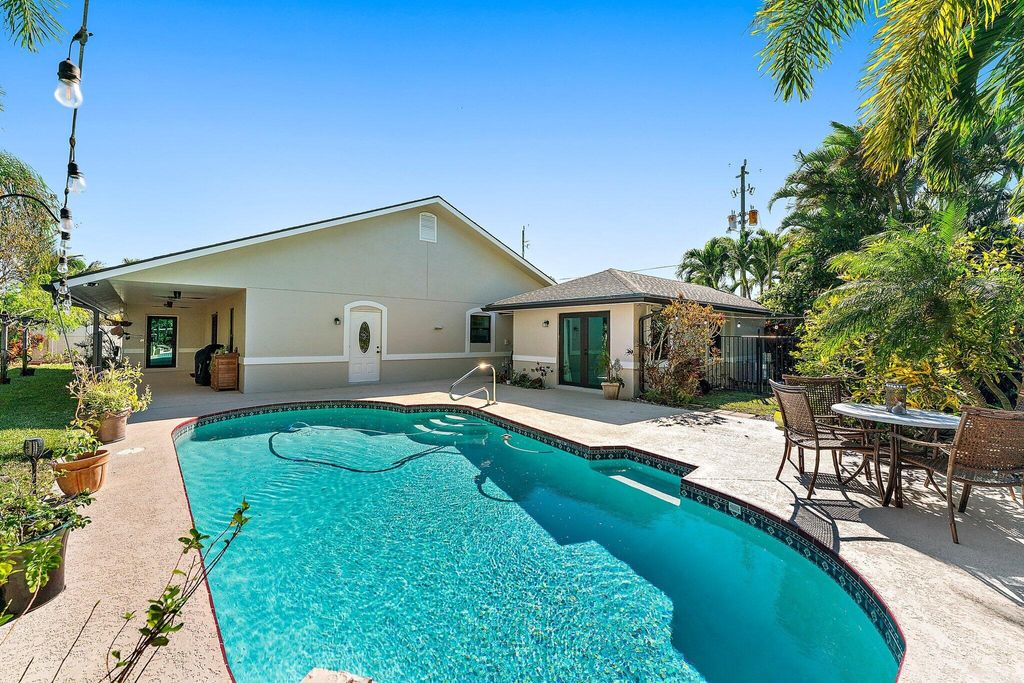 Photo of 6265 Mullin Street, Jupiter, FL 33458 (MLS # R10957583)