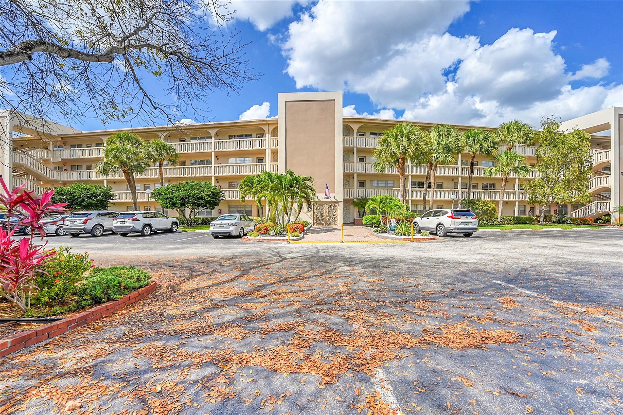 WYNMOOR VILLAGE - Residential