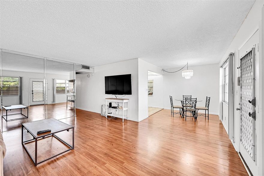 BEATIFUL 2BEDROOM/2BATH CONDO WITH BIG BALCONY. DESIRABLE FLOORPLAN AVAILBLE IN FAMOUS BERMUDA VILLAGE. WALK IN DISTANCE TO THE THEATER AND GYM.  FLOORS THROUGHOUT. NEW A/C (2024). PRICE IS NEGOTIABLE!. A MUST SEE!. ASSOC REQUIRES 15% DOWN & 1 OCCUP 55+ VACANT/CLICK ON SHOWING ASSIST