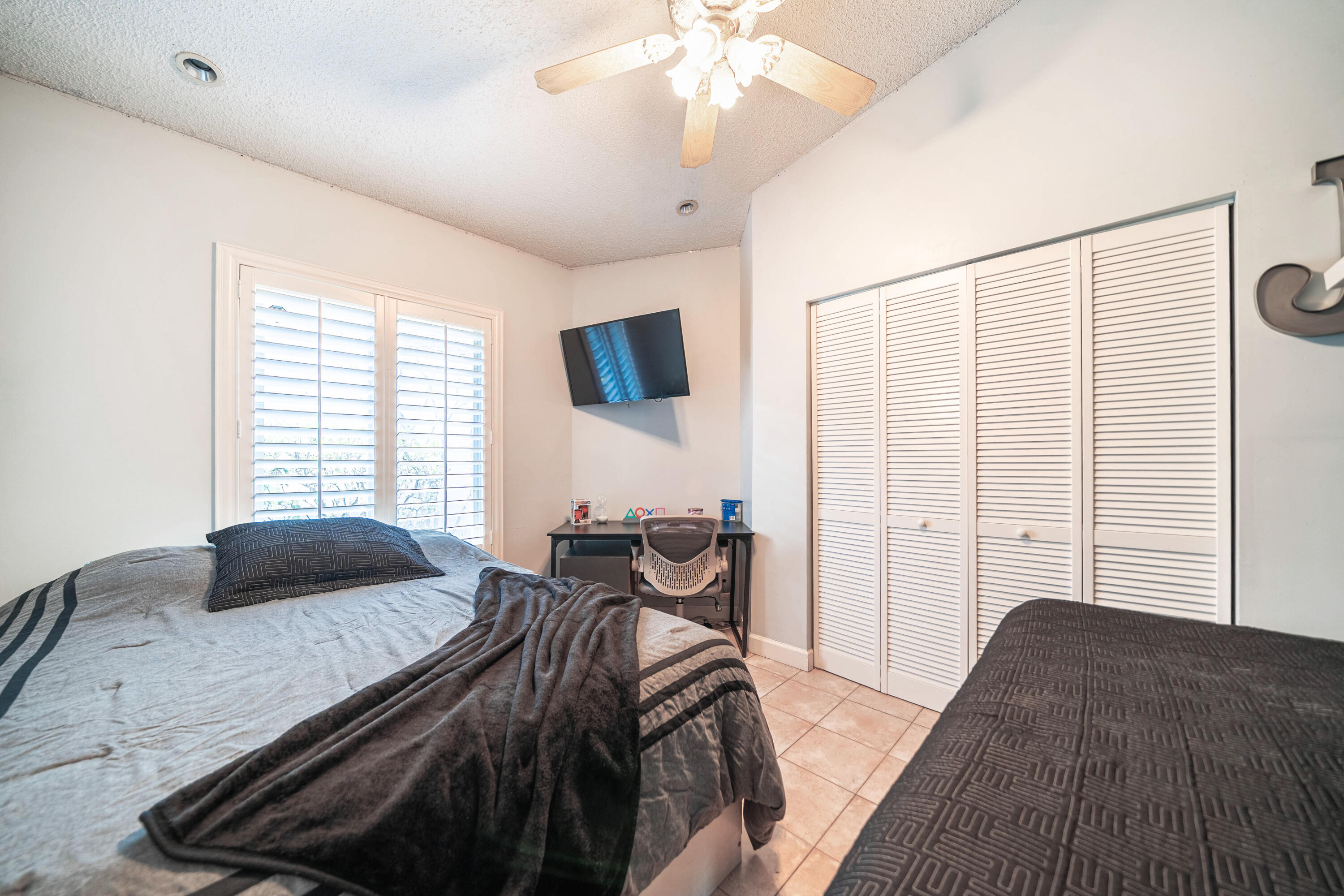 LAKEVIEW HOMES AT - Residential