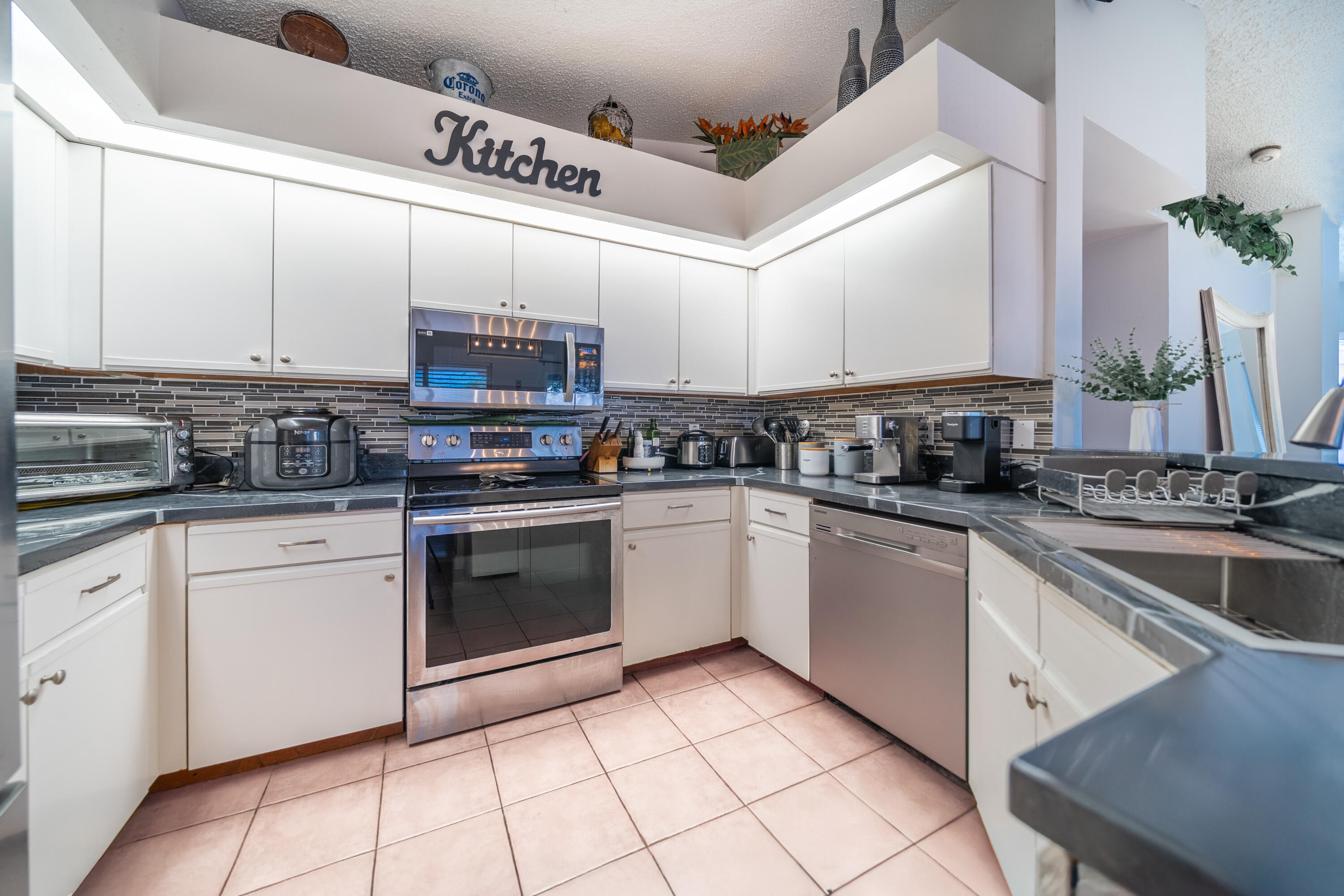 LAKEVIEW HOMES AT - Residential