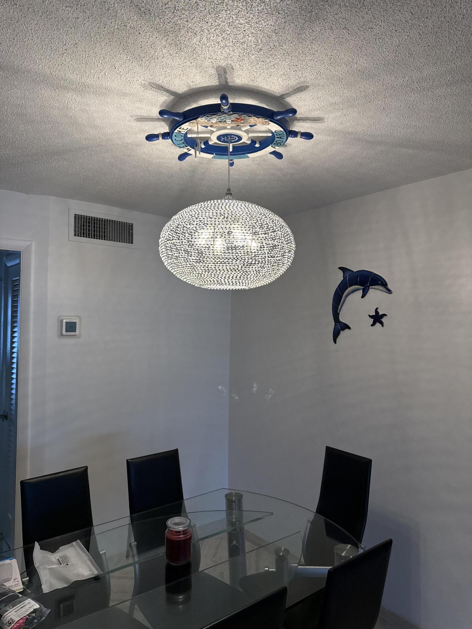 HAMPSHIRE ARMS CONDO APTS LT 181 (LESS W 8.5 FT) A - Residential