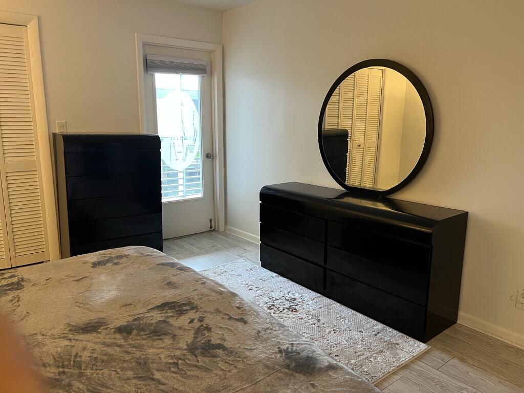 HAMPSHIRE ARMS CONDO APTS LT 181 (LESS W 8.5 FT) A - Residential