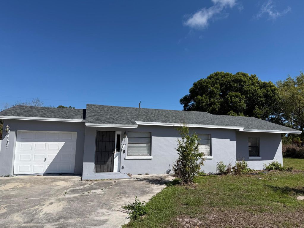 Photo of 4002 Avenue Q, Fort Pierce, FL 34947 (MLS # F10555002)