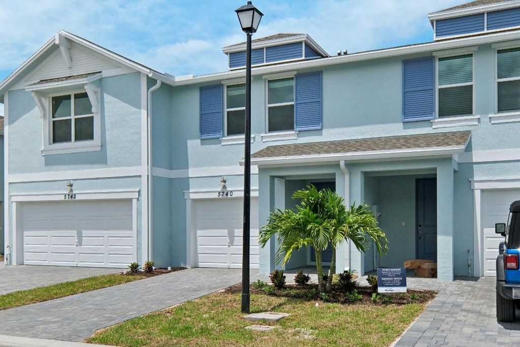 Photo of 5740 SE Edgewater Circle, Stuart, FL 34997 (MLS # R10998825)