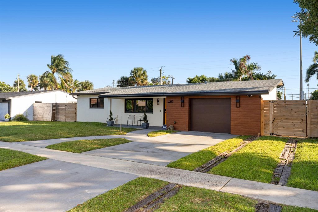 Photo of 500 SE 4th Street, Deerfield Beach, FL 33441 (MLS # R11133333)