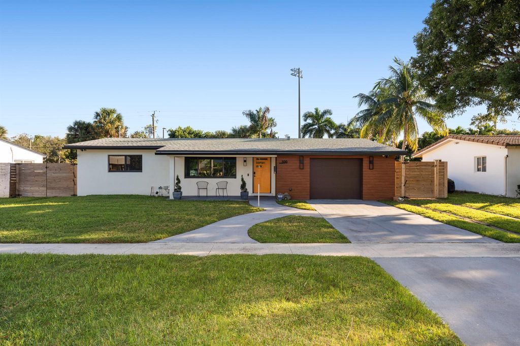 Photo of 500 SE 4th Street, Deerfield Beach, FL 33441 (MLS # R11133333)