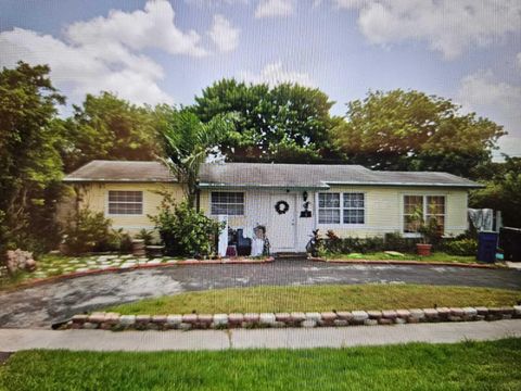 A home in Lauderdale Lakes