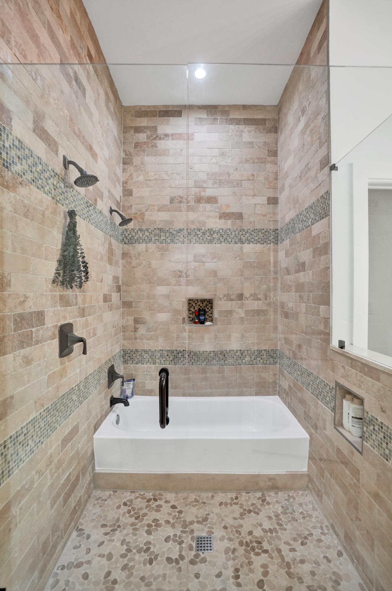 PINE TREE ESTATES - Residential