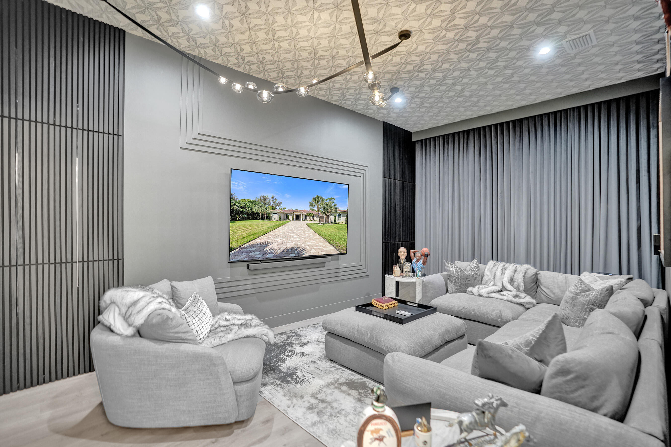 PINE TREE ESTATES - Residential