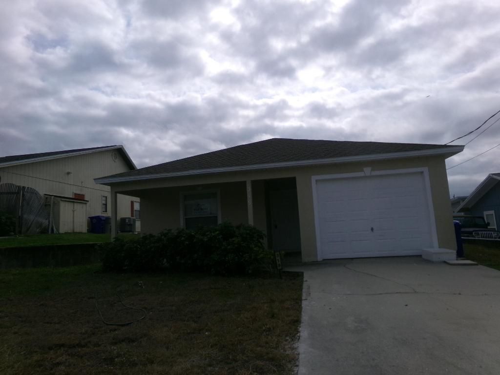 Photo of 319 15th Street SW, Vero Beach, FL 32962 (MLS # R11154770)