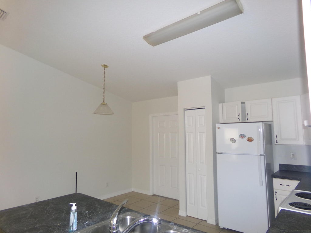 Photo of 319 15th Street SW, Vero Beach, FL 32962 (MLS # R11154770)