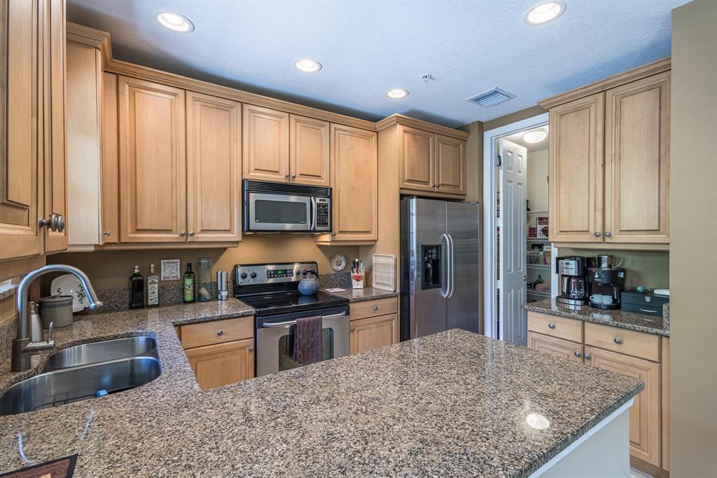 HARBOUR OAKS - Residential