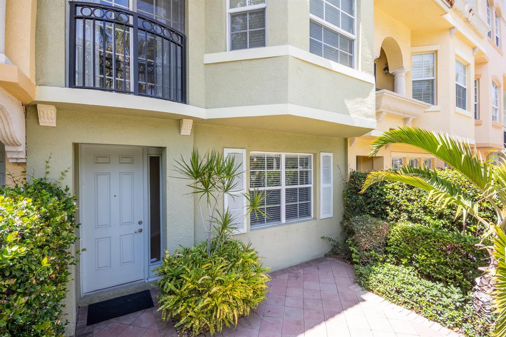 HARBOUR OAKS - Residential