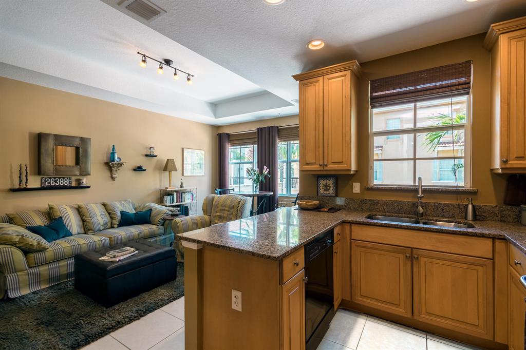 HARBOUR OAKS - Residential