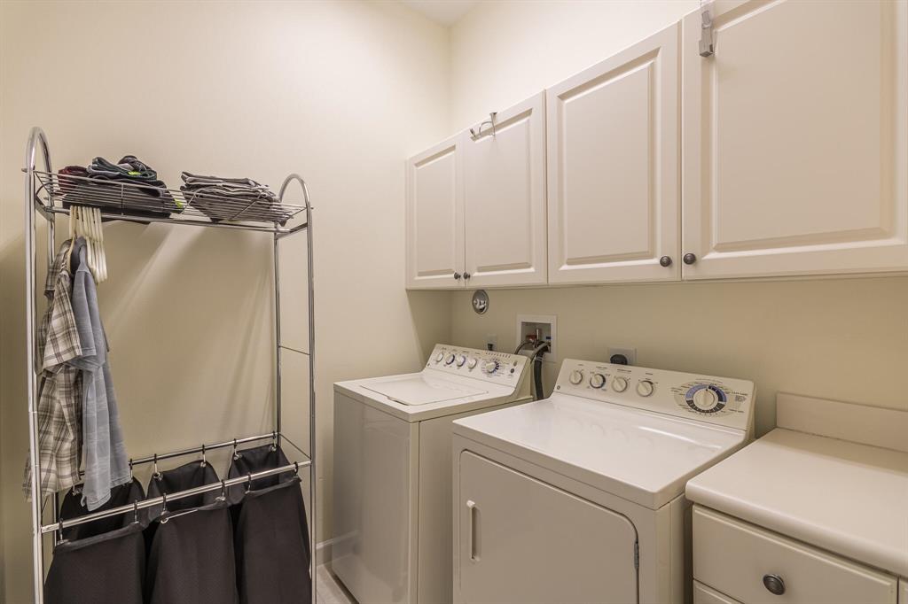 HARBOUR OAKS - Residential