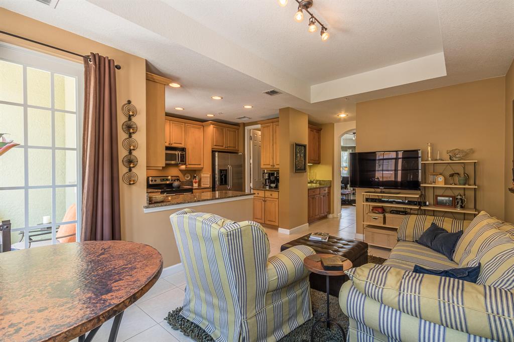 HARBOUR OAKS - Residential