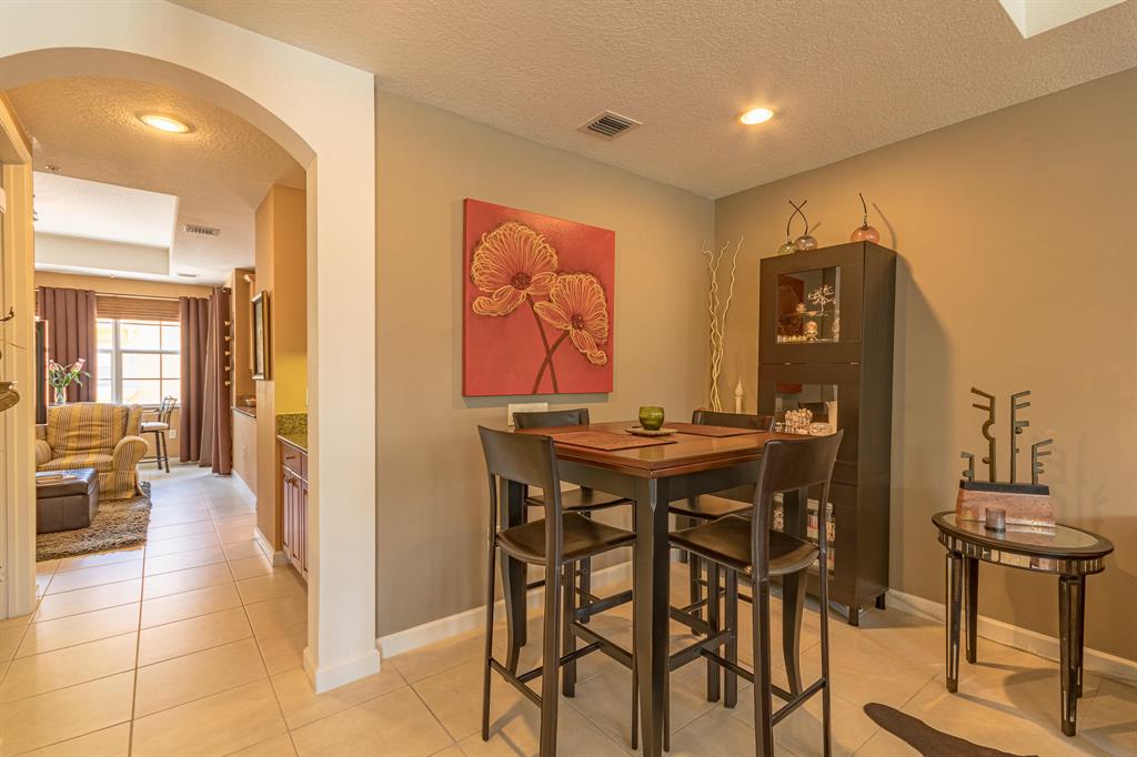 HARBOUR OAKS - Residential