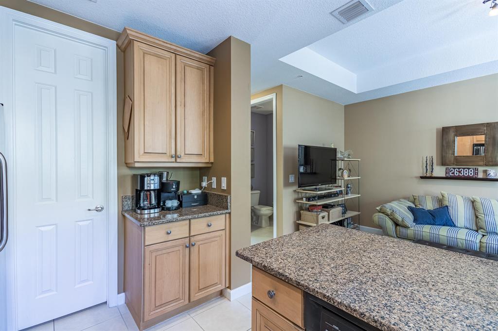 HARBOUR OAKS - Residential