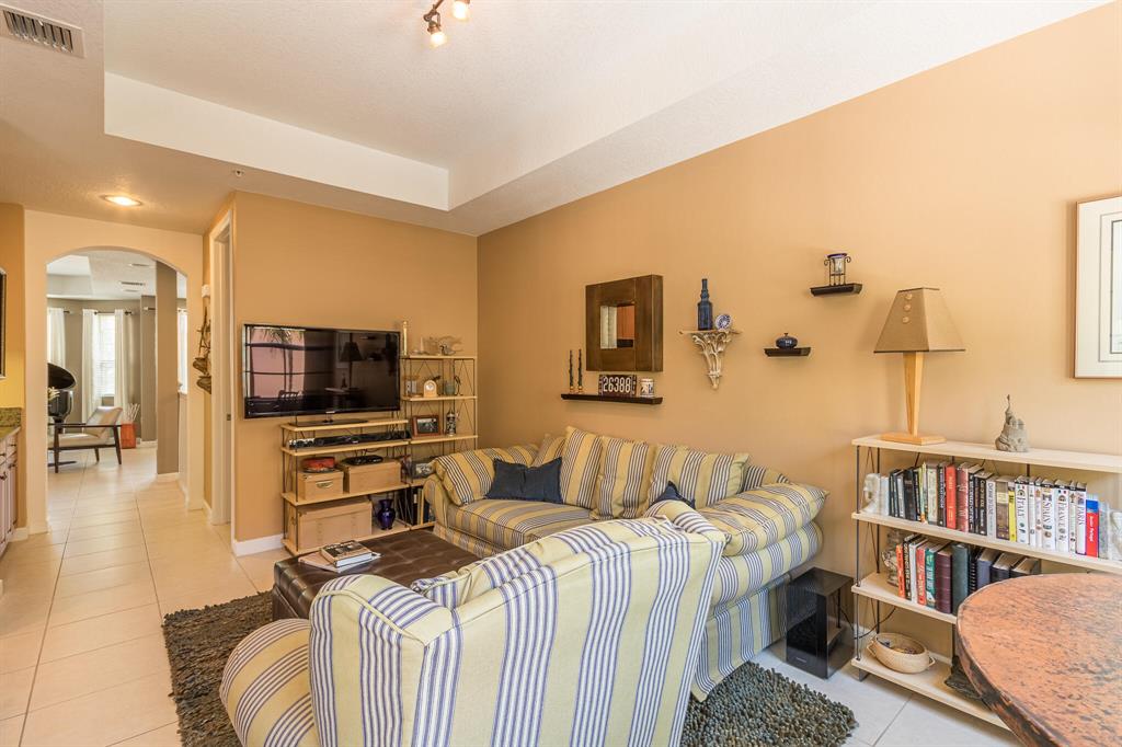 HARBOUR OAKS - Residential