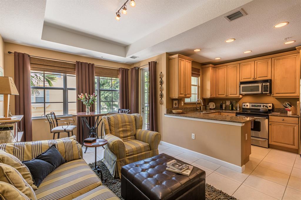 HARBOUR OAKS - Residential