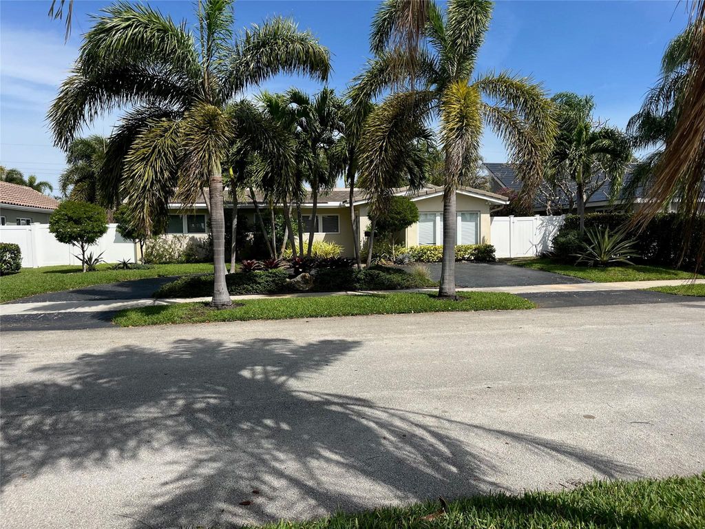 Photo of 2011 NE 59th Ct, Fort Lauderdale, FL 33308 (MLS # F10426810)