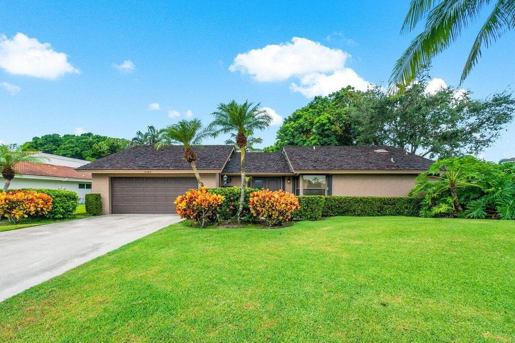 Photo of 6244 Celadon Court, Palm Beach Gardens, FL 33418 (MLS # R11013770)
