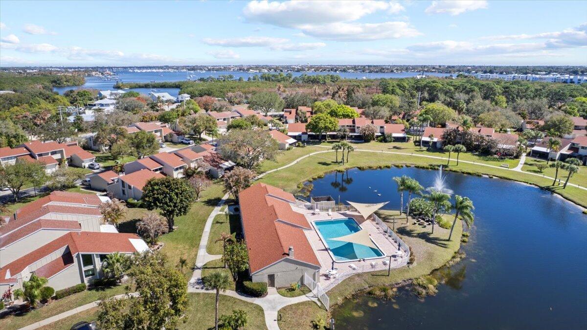 THE CROSSINGS - Residential