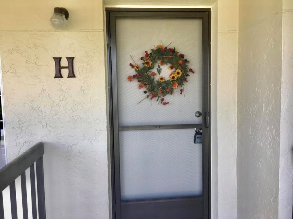 Photo of 6528 Chasewood Drive #H, Jupiter, FL 33458 (MLS # R10928228)