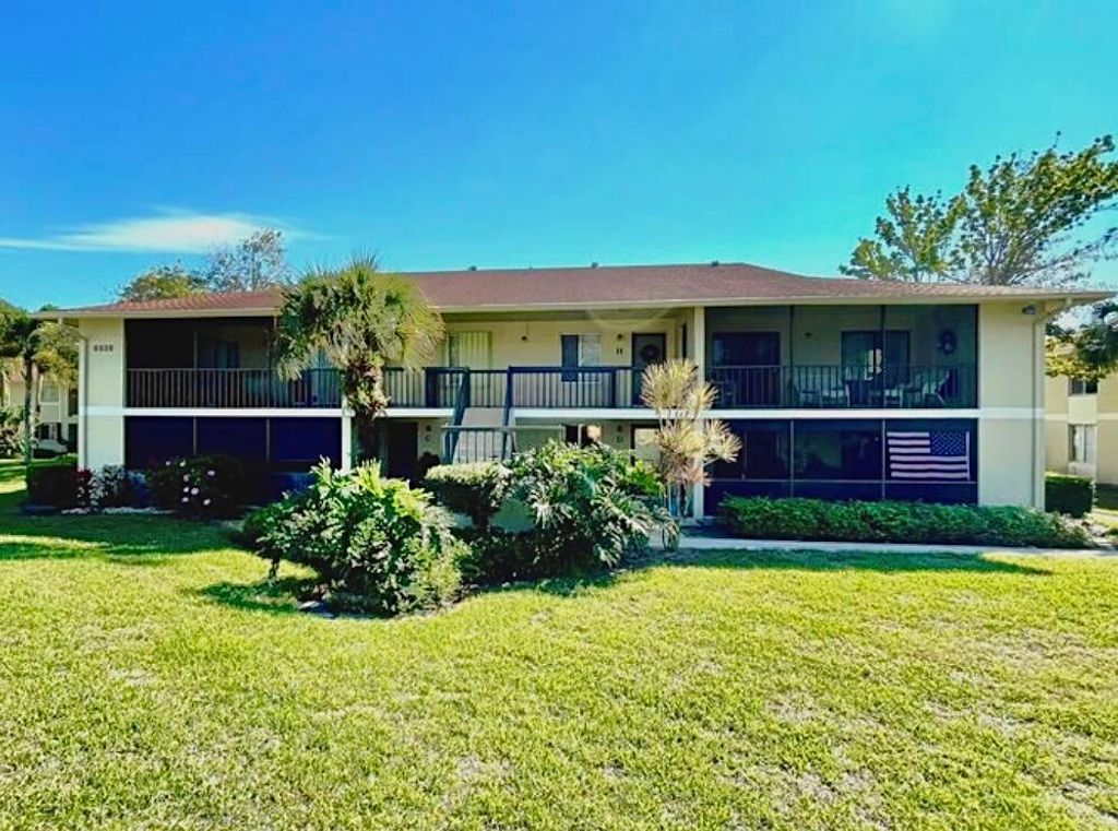 Photo of 6528 Chasewood Drive #H, Jupiter, FL 33458 (MLS # R10928228)