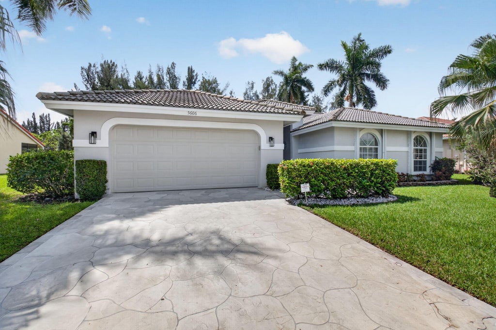 Photo of 5606 Aspen Ridge Circle, Delray Beach, FL 33484 (MLS # B26076976)